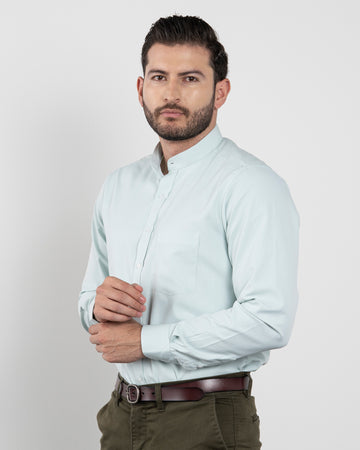 Camisa Verde Línea Clara Cuello Mao